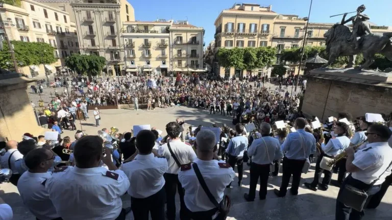ndz2024-le-bande-sulla-scalinata-del-teatro-massimo-41